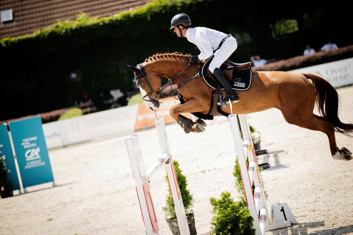 Warka wygrywa w Krajkowie
